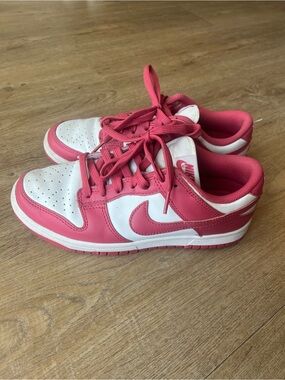 Nike Kids Pink and White Low-Top Sneakers